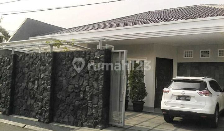 Rumah Siap Huni American Classic di Kebayora Lama Jaksel