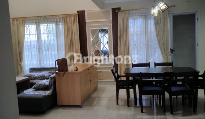 Rumah Bergaya Townhouse Yg Siap Huni!!