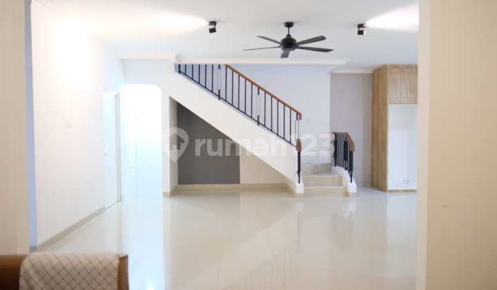 Luxury House for Sale, Facing the Park – Ready to Occupy & Park View