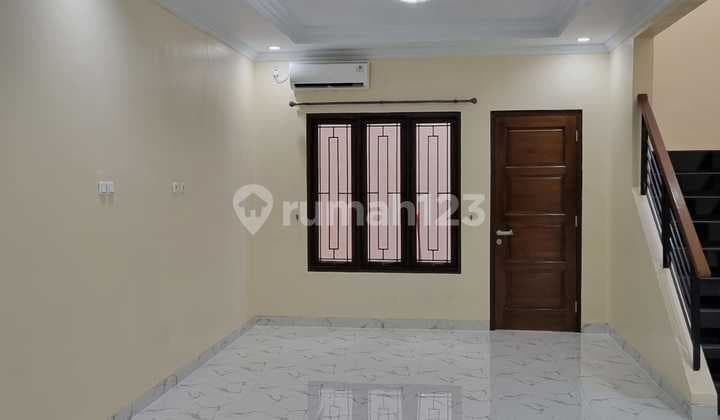 Disewakan Rumah Cantik di Boulevard, Cluster Favorit Kota Wisata