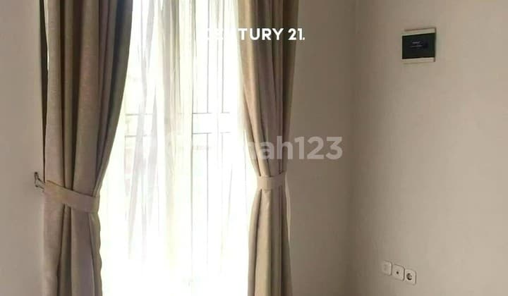 For Sale Semi Furnished House in Cluster Graha Raya Bintaro 4171