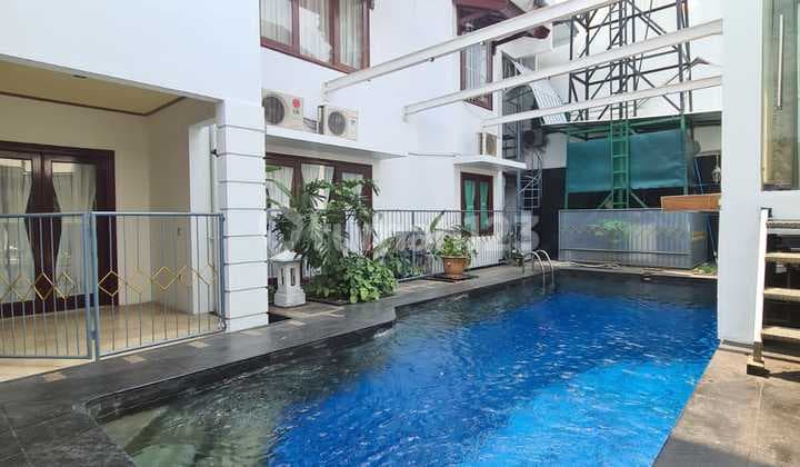 Rumah Mewah Bagus (Swimming Polol) di Cilandak, Jakarta Selatan
