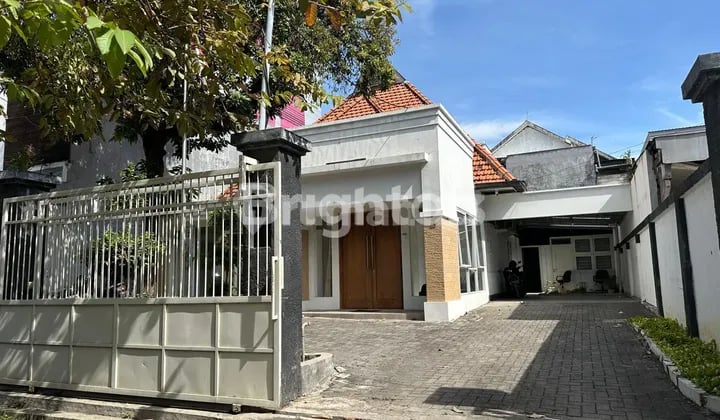 Rumah Tengah Kota, Strategis Rumah Tengah Kota, Strategis