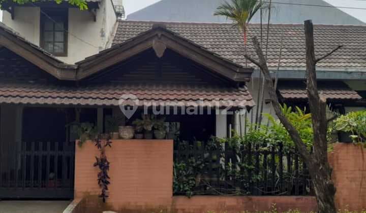 Rumah Cocok untuk Usaha di Bintaro Sektor 1