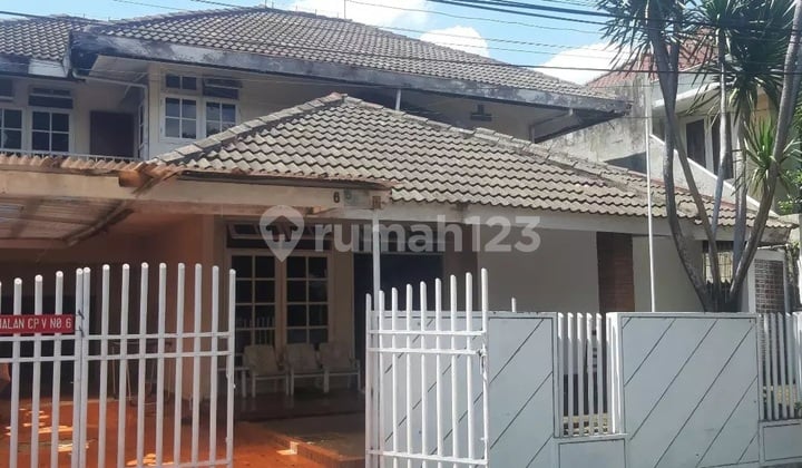 Old and Well-Maintained House in Cireundeu, Lebak Bulus