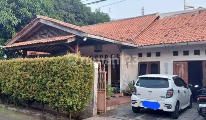 Rumah Butuh Renovasi di Kompleks Deplu, Pondok Aren