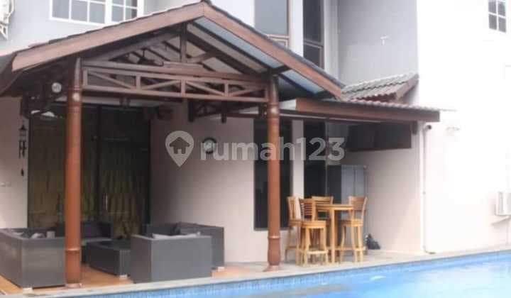Rumah Siap Huni dengan Swimming Pool di Cipete, Jaksel