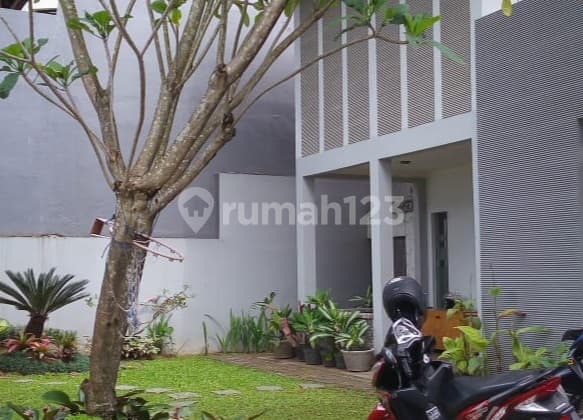 Ready-to-Occupy House in Bintaro Jaya Sector 7