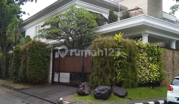 Rumah Bagus dengan Swimming Pool di Bintaro Jaya Sektor7