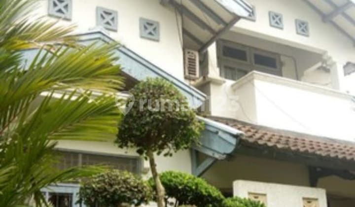 Rumah Lama dan Terawat di Bintaro Jaya Sektor 2