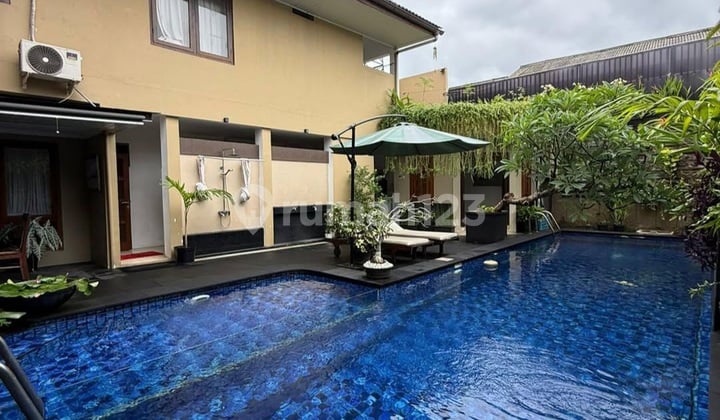 Rumah dengan Swimming Pool di Bintaro Sektor Jaya 3