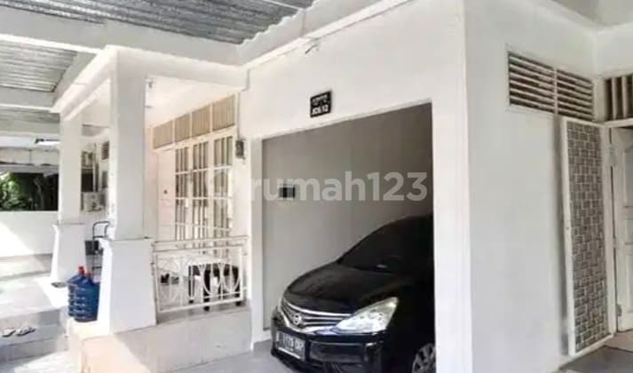 Rumah Siap Huni Terletak di Hook Jalan, Bintaro Jaya Sektor 9