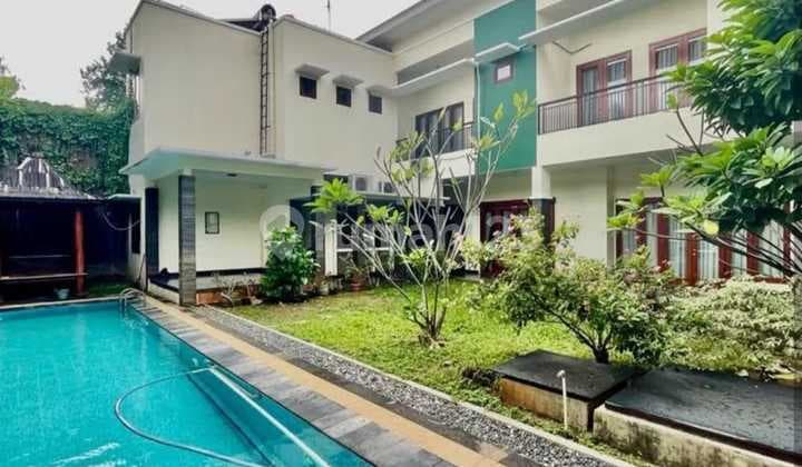 Old and Well-Maintained House in Menteng, Central Jakarta