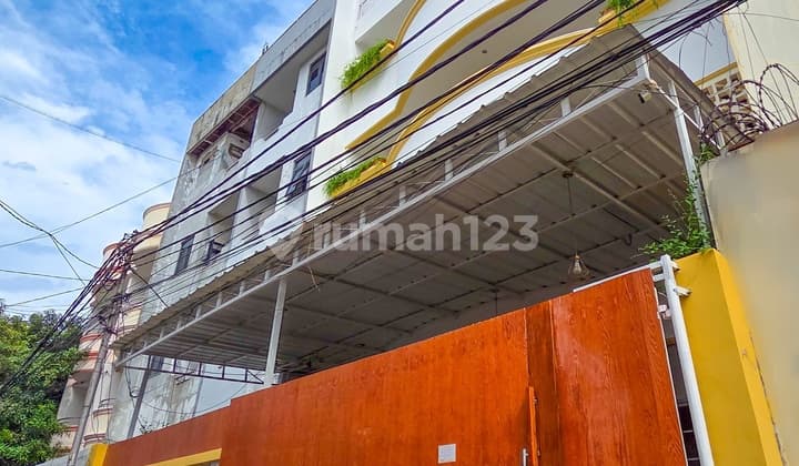 32-Room Fully Furnished Boarding House in Mangga Besar, West Jakarta