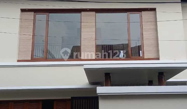 House With Swimming Pool In Cilandak, South Jakarta