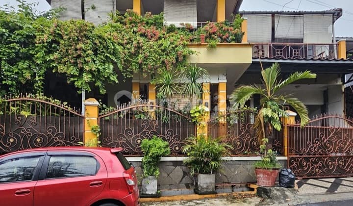Rumah Siap Huni dengan Fasilitas Kost2an di Veteran, Bintaro