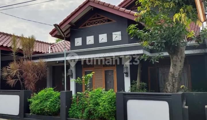 Rumah Lama dan Terawat di Sekitar Bintaro Jaya 3A