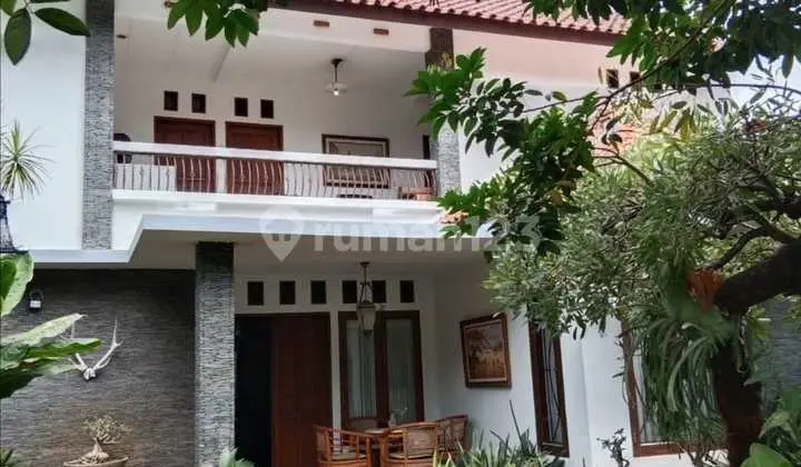 House with a Large Yard in Bintaro Jaya Sector 9