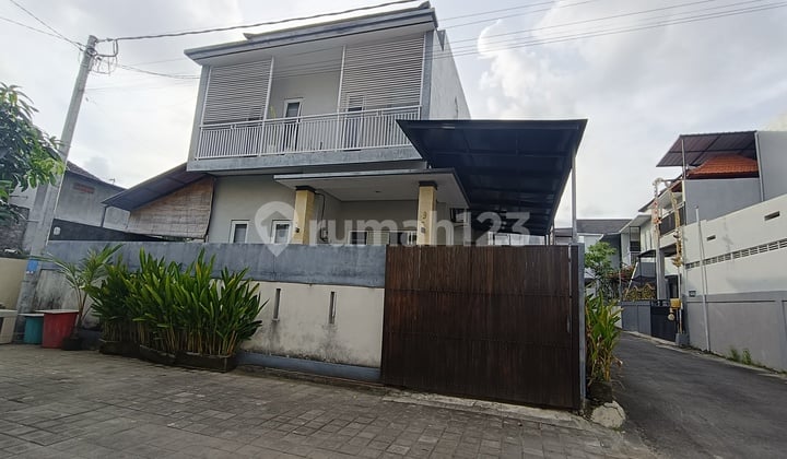 For Sale Secondary House in West Denpasar Area, Strategic Location