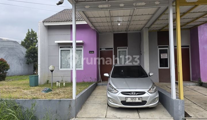 Rumah Dengan Posisi Hoek Dan Tamah Besar