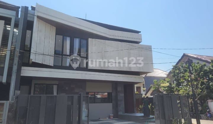Rumah di Manyar Indah New Gress Bagus Modern Kontemporer
