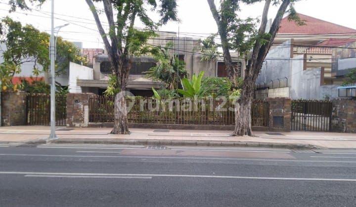 Rumah Raya Darmo Strategis Nol Jalan Raya