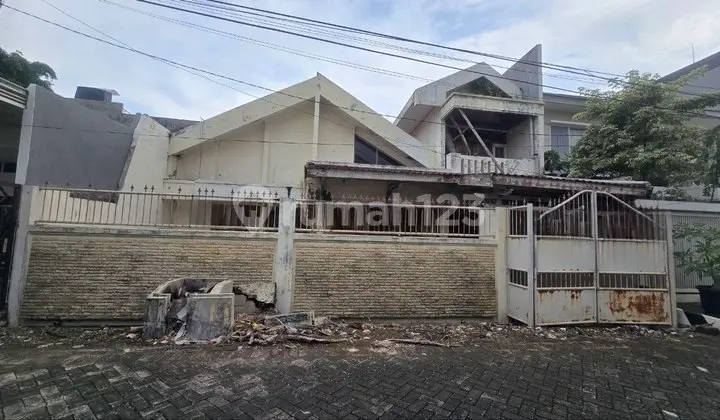Rumah Manyar Kertoadi Hitung Tanah Strategis