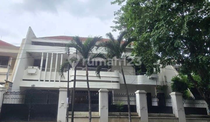 Dharmahusada Indah Strategic House