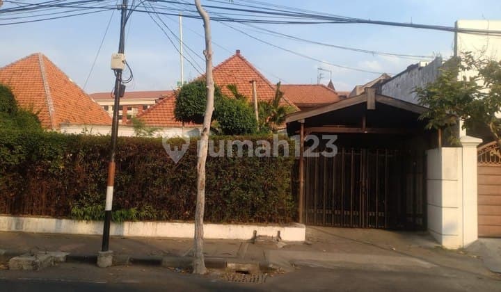 Rumah Jl Kutai Dekat Raya Darmo Strategis Pusat Kota