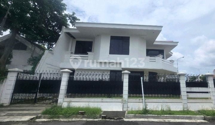 Rumah Dharmahusada Strategis Siap Huni Sudah Renovasi