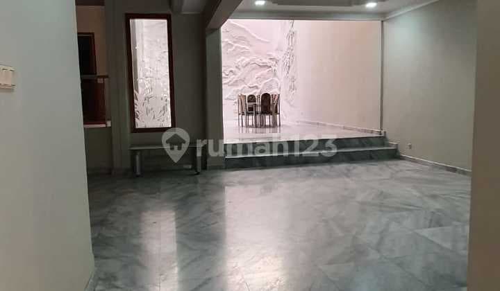 Disewakan Rumah Besar 3 Lantai Bebas Banjir di Sunter Agung Tengah Jakarta Utara Area Elite..