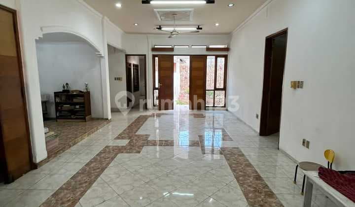 For Sale, Strategic House, Move-in Ready, Flood-Free in Cempaka Putih