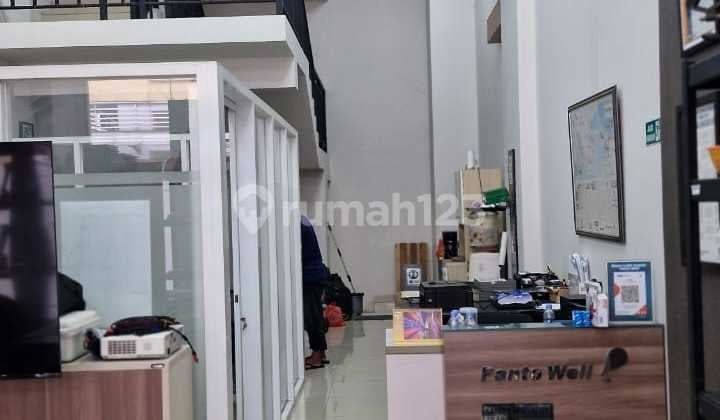 Ruko 3,5 Lantai Siap Pakai di Emerald Commercials Summarecon Bekasi