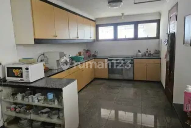 FOR SALE Cheap, Beautiful, Comfortable 4BR Furnished SHM 3-Car Carport Jelambar West Jakarta