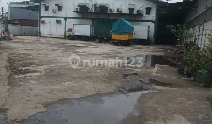 Warehouse on Jl.Raya Perancis (Size 2662 m)