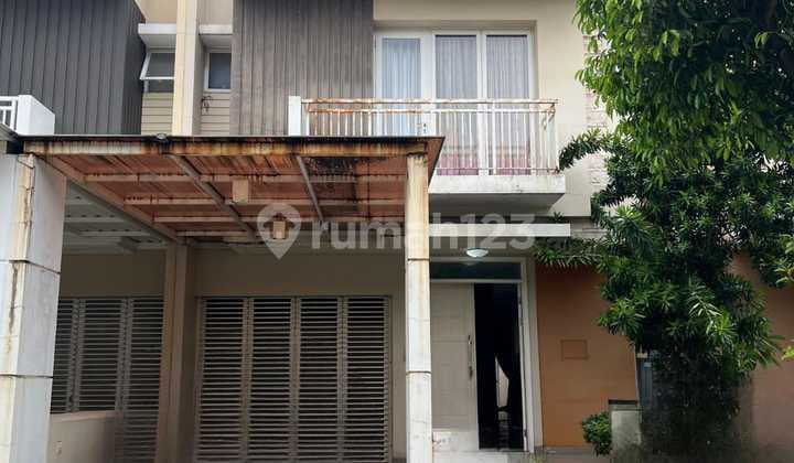 Rented House Near Mall at Magnolia Summarecon Bekasi