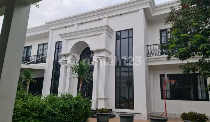 Nice House with Swimming Pool in Bulog Jatiwarna Housing Complex, Bekasi.