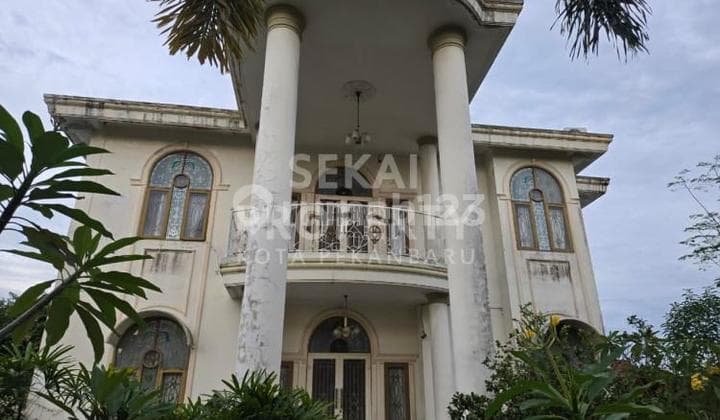 DIJUAL RUMAH MEWAH 2 LANTAI SIAP HUNI JL.ARIFIN AHMAD