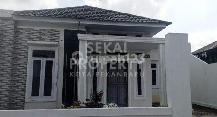 Disewakan Rumah Cluster Type 70/120 M2 Jl Rowo Bening- Tuah Madani