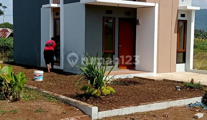 Rumah Minimalis Tanpa Dp. Cuma 10 Menit Dari Tol Pamulihan. Shm