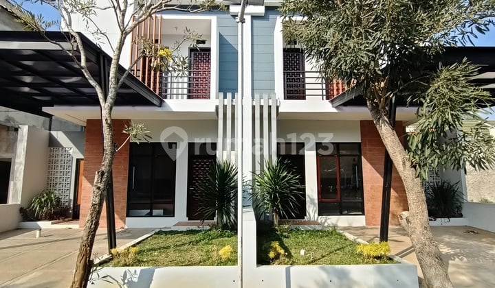 Rumah 2 Lantai Siap Huni Lokasi Strategis Dan Tanpa Dp