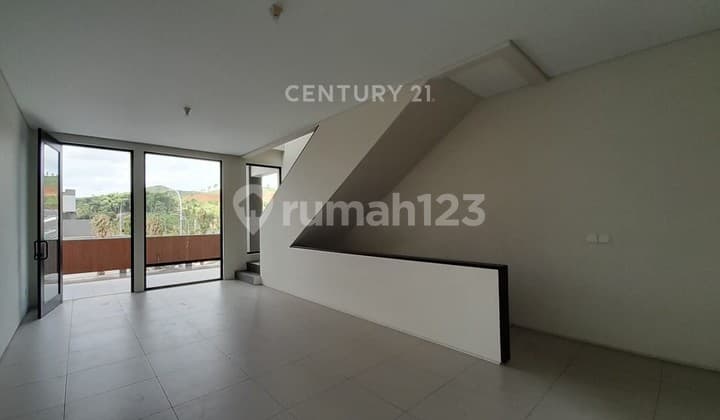 Strategic 3-Story Shophouse in Sasakirana, Kota Baru Parahyangan