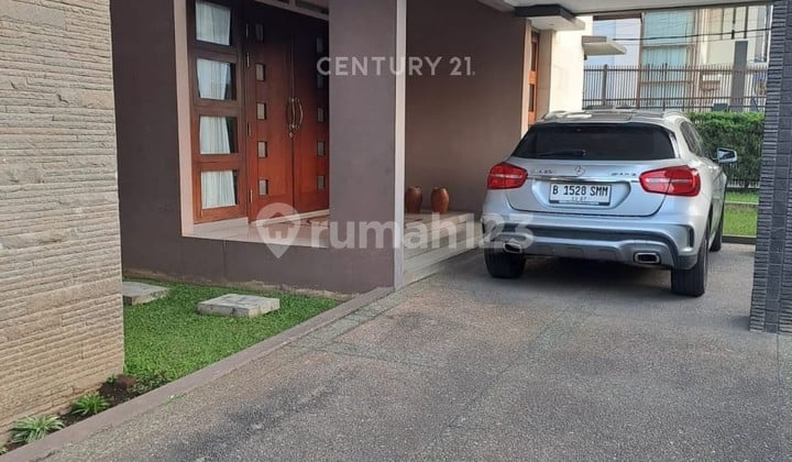 Rumah Asri 2 Lantai di Sayap Dago Bandung