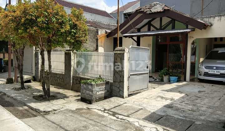 Di Jual Rumah Acces Jalan 3 Mobil Dalam Perumahan Tanah Luas Rawalumbu