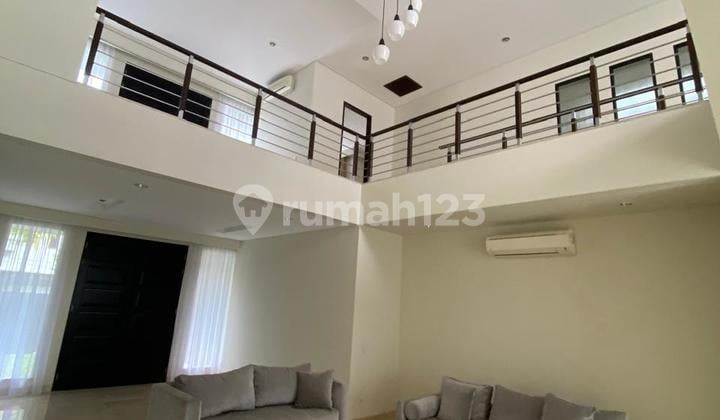 For rent: 2-Story House, 4 Bedrooms. Pondok Indah.