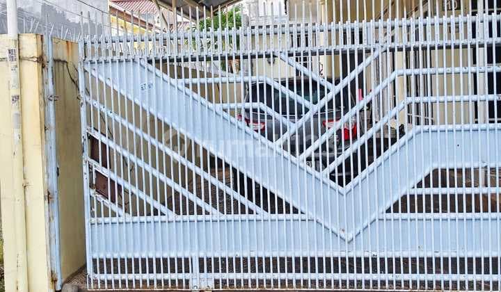 Dijual Rumah 2 Lantai, 4 Kamar. Taman Meruya Ilir