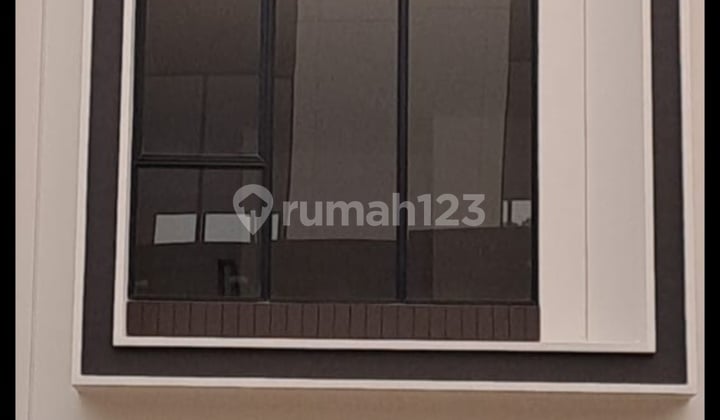 For Rent Brand New Sorrento Grande - West, Gading Serpong Shop House at Roji Ramen - Gading Serpong, Sorrento Place Shop House, Jl. Ir. Soekarno No. 32-33 Rt. 999/rw. 999, Curug Sangereng, Kelapa Dua, Tangerang, Banten, Indonesia, 15810, Gading Serpong 50.0 m² Unfurnished
