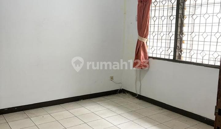 Dijual Rumah Hoek di Kavling Dki Pondok Kelapa