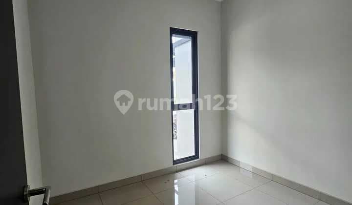 *For Sale, Ready-to-occupy House in Summarecon Bekasi, Magenta Cluster
