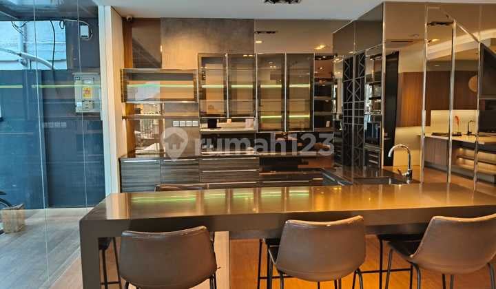 Sewa 2 Ruko Rendeng Veteran